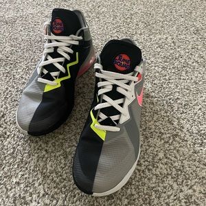 Nike LeBron 18 Low - Bugs vs Marvin - Space Jam